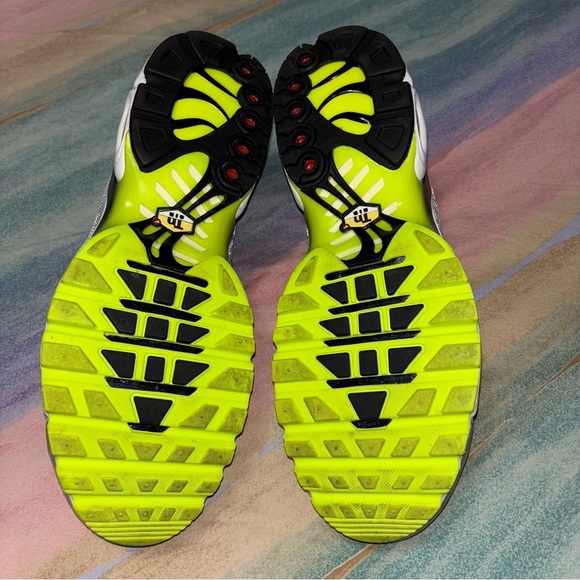 Nike Air Max Plus 'Reflective Logo' White Sneaker men’s size 12 -  DB0682-002 - Picture 9 of 9